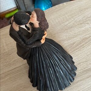 Scarlet O’hara and Rhett Butler Elegant Couple Figurine